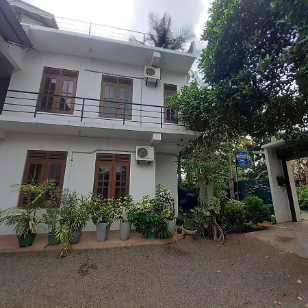 Emarald Holiday Homes Anuradhapura Bagian luar foto