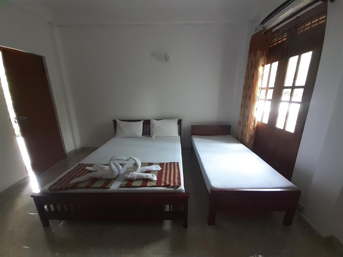 Emarald Holiday Homes Anuradhapura Bagian luar foto