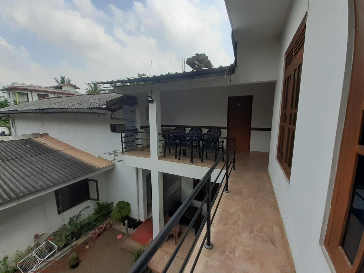 Emarald Holiday Homes Anuradhapura Bagian luar foto