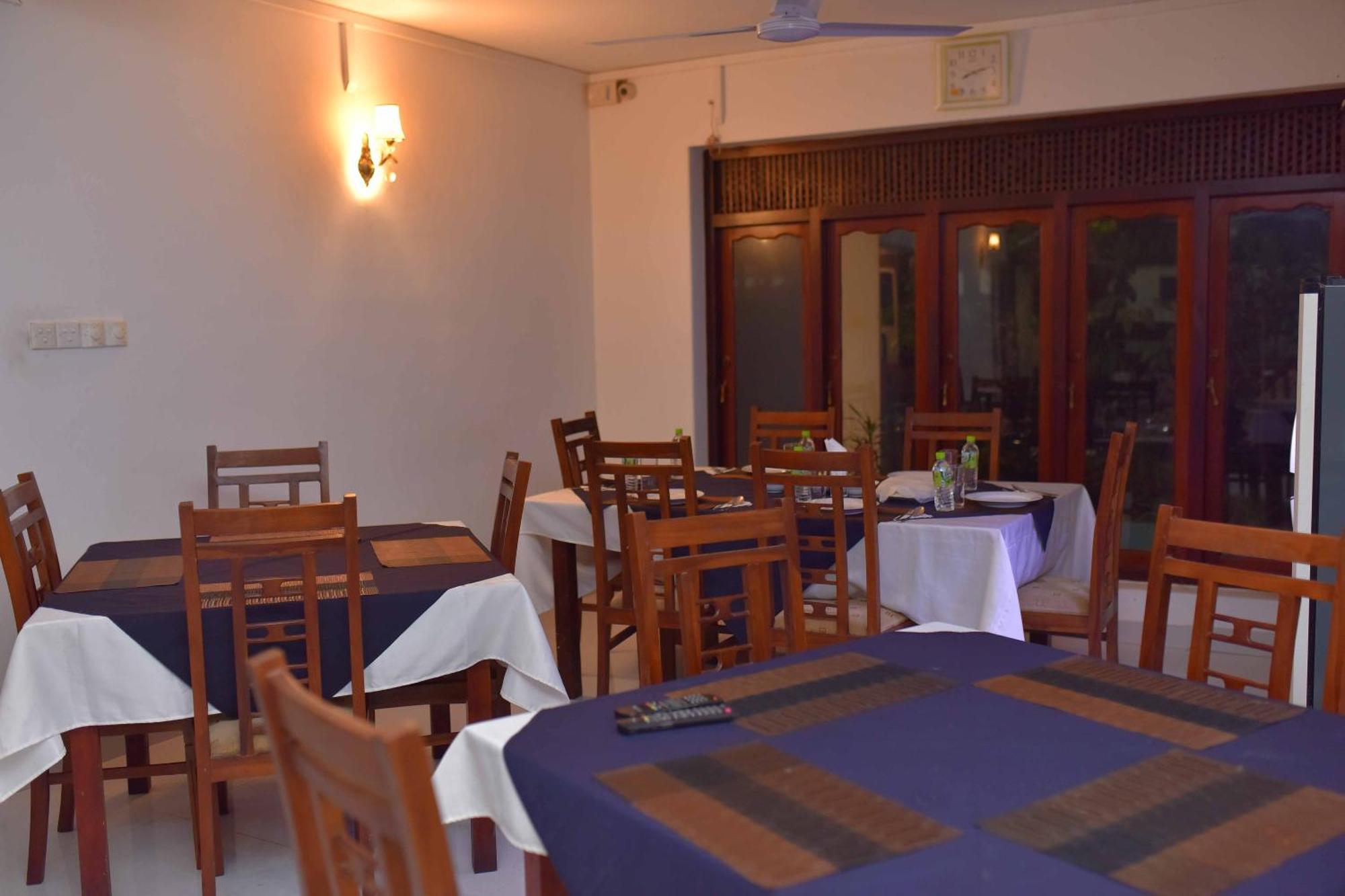Emarald Holiday Homes Anuradhapura Bagian luar foto