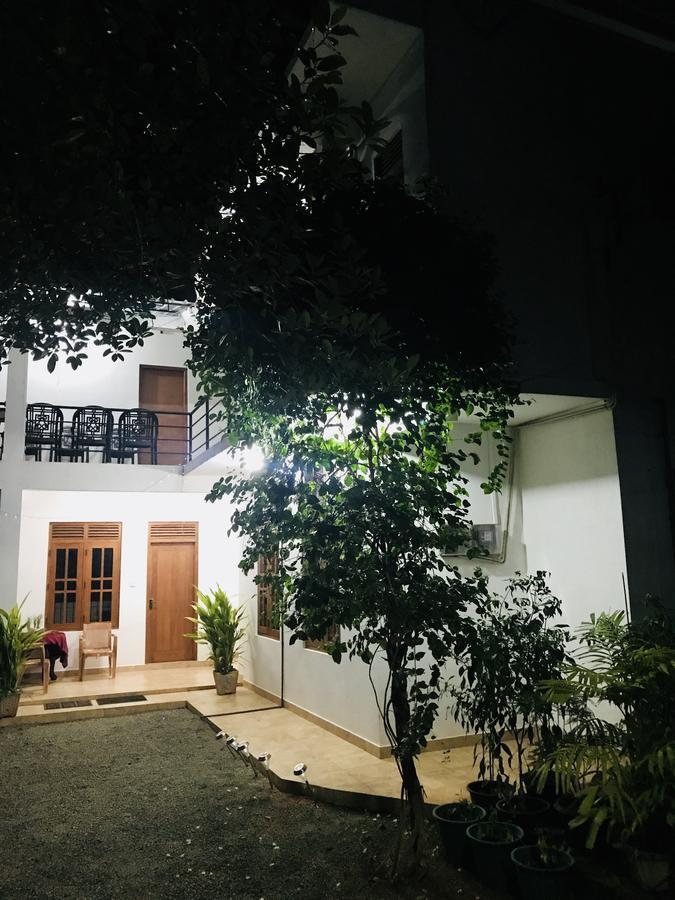Emarald Holiday Homes Anuradhapura Bagian luar foto