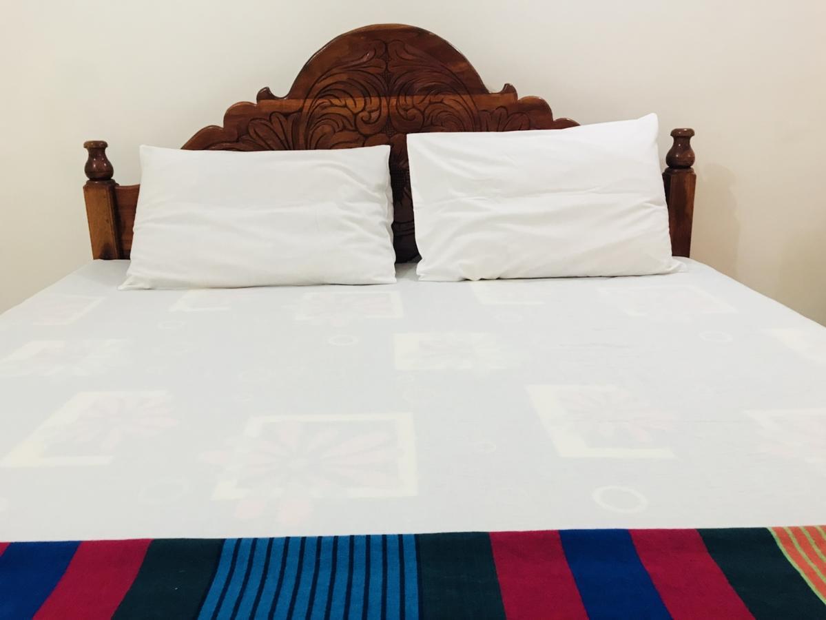 Emarald Holiday Homes Anuradhapura Bagian luar foto