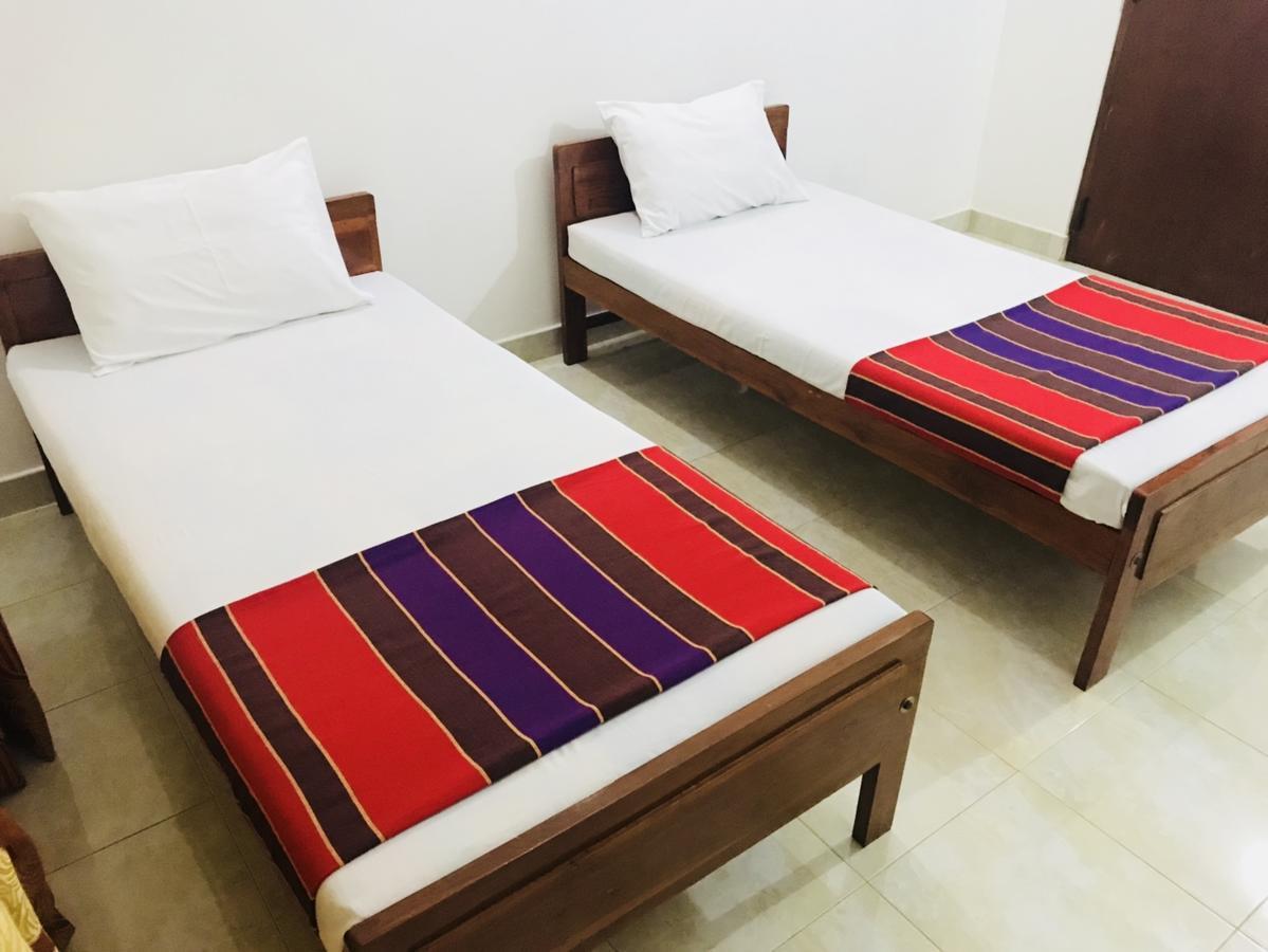 Emarald Holiday Homes Anuradhapura Bagian luar foto