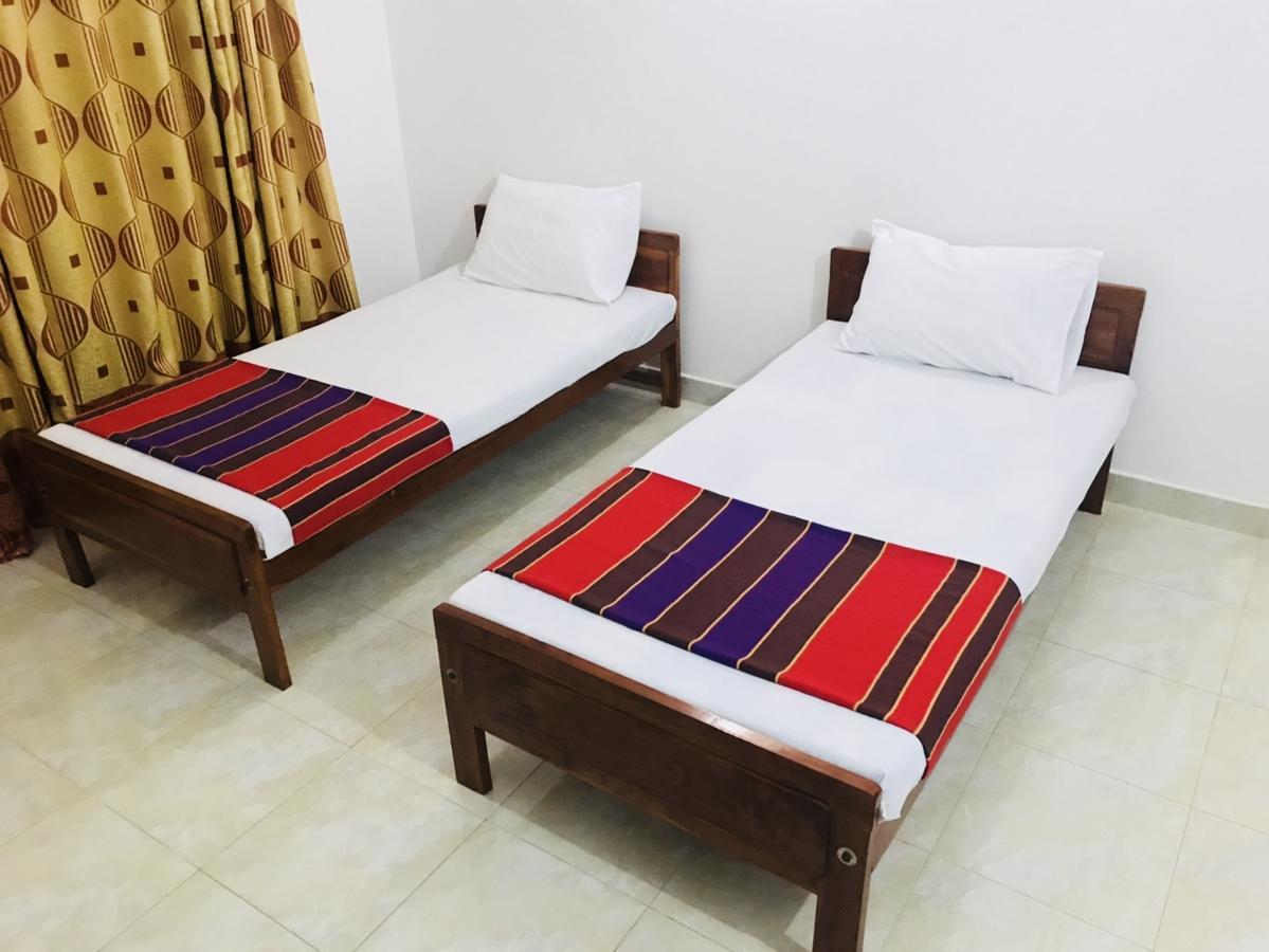 Emarald Holiday Homes Anuradhapura Bagian luar foto