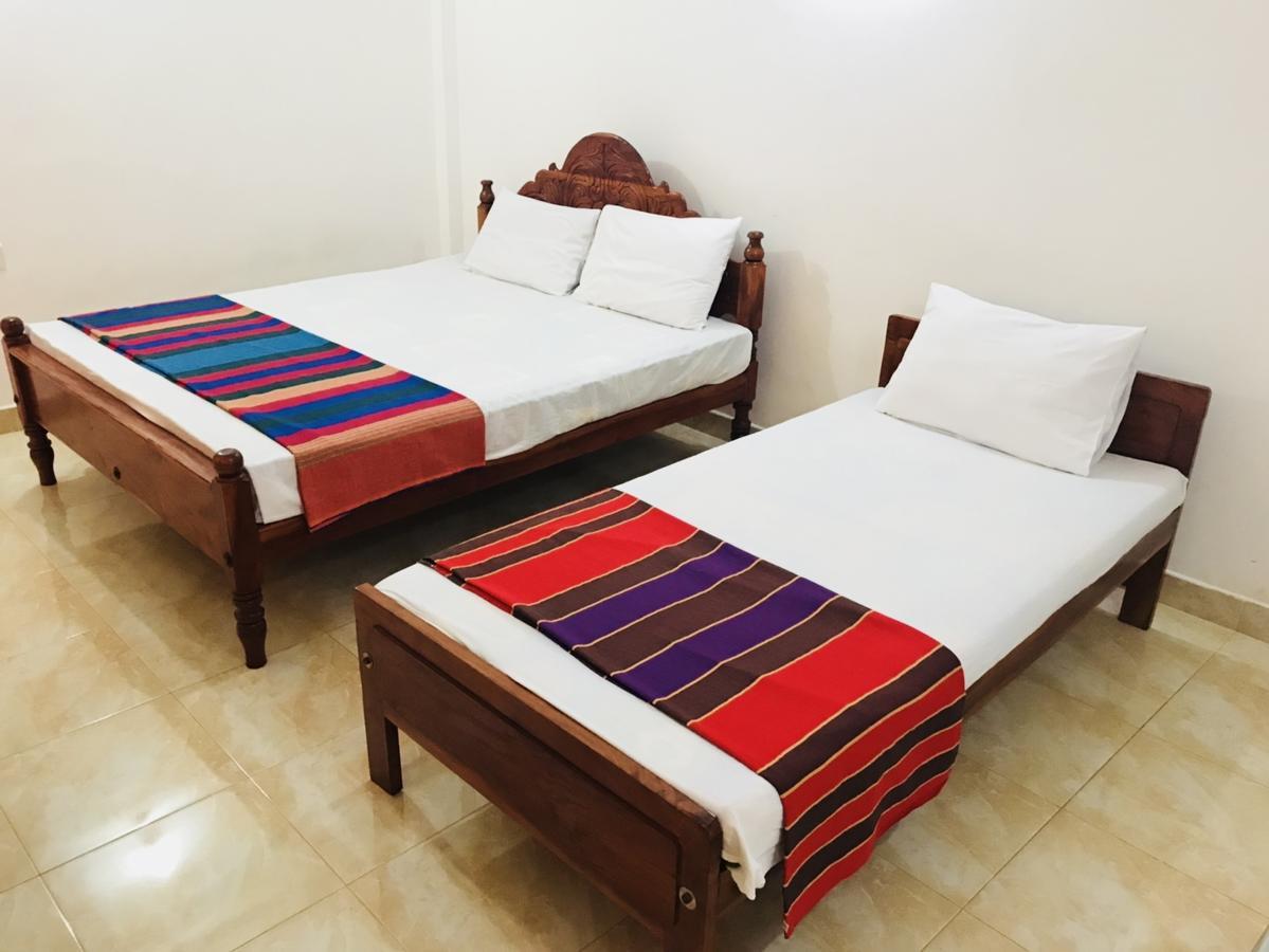 Emarald Holiday Homes Anuradhapura Bagian luar foto