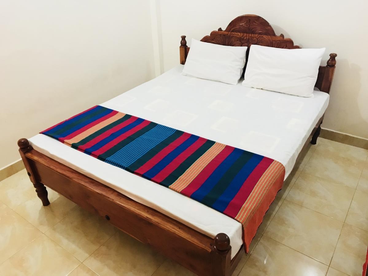 Emarald Holiday Homes Anuradhapura Bagian luar foto