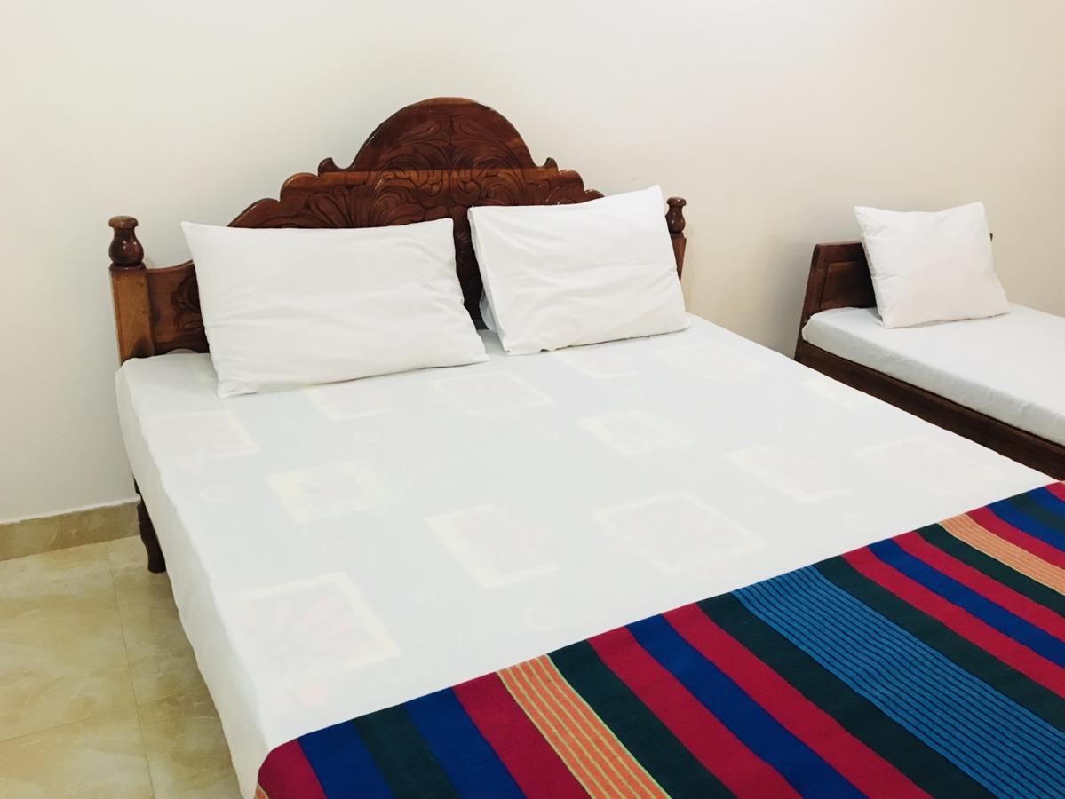 Emarald Holiday Homes Anuradhapura Bagian luar foto