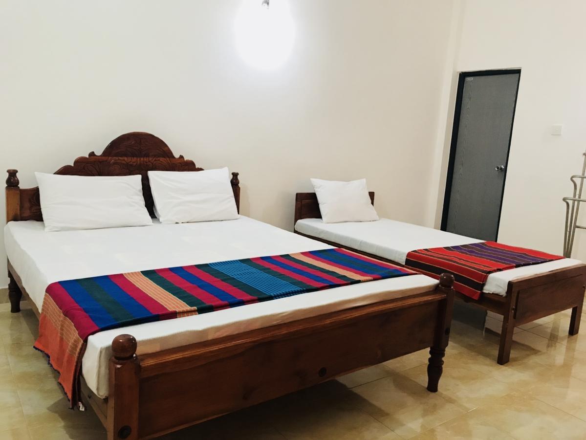 Emarald Holiday Homes Anuradhapura Bagian luar foto